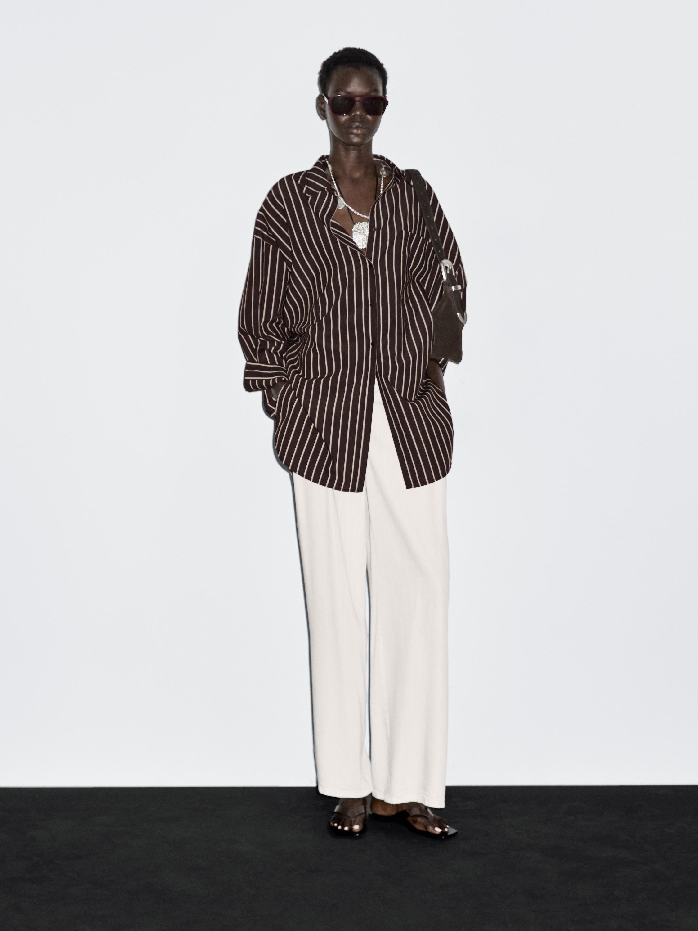 Loose-fitting striped shirt